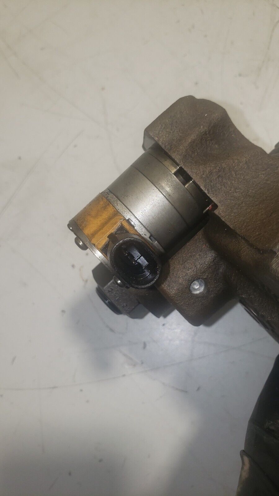 Cummins isl 8 3 egr valve bracket 5297796 oem used diesel parts