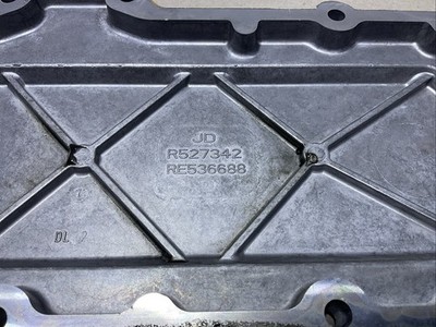 John Deere 6090 Diesel Engine Valve Cover R527342 / RE536688 - Image 4