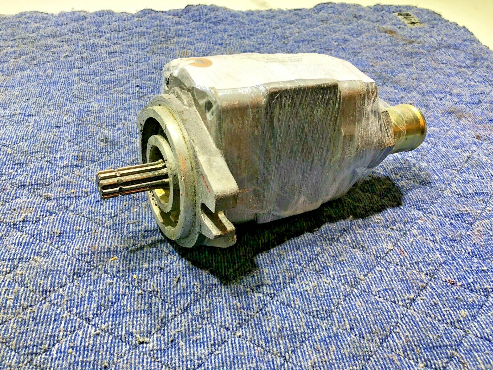 FORKLIFT HYDRAULIC PUMP 69101-51K06 FOR NISSAN FORKLIFT - Image 2