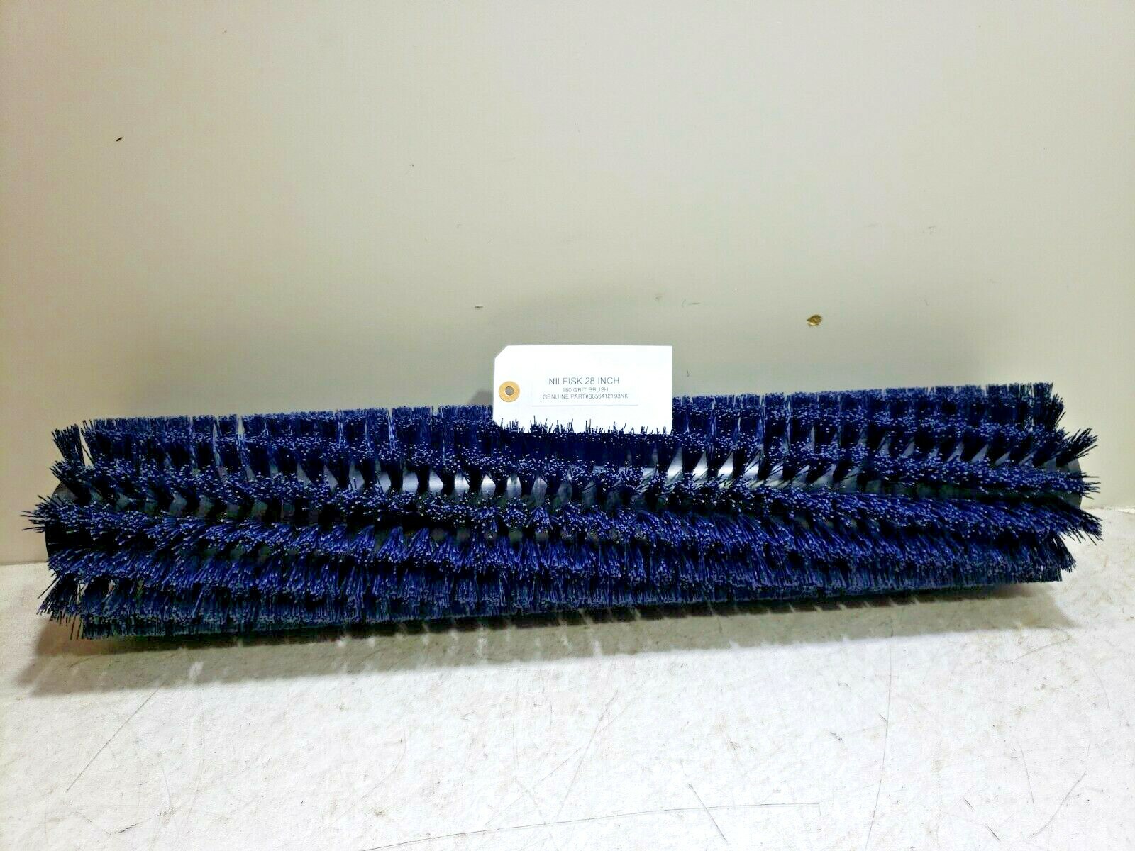 NILFISK 28 INCH 3656412193NK GRIT Brush 180 Grit 28"