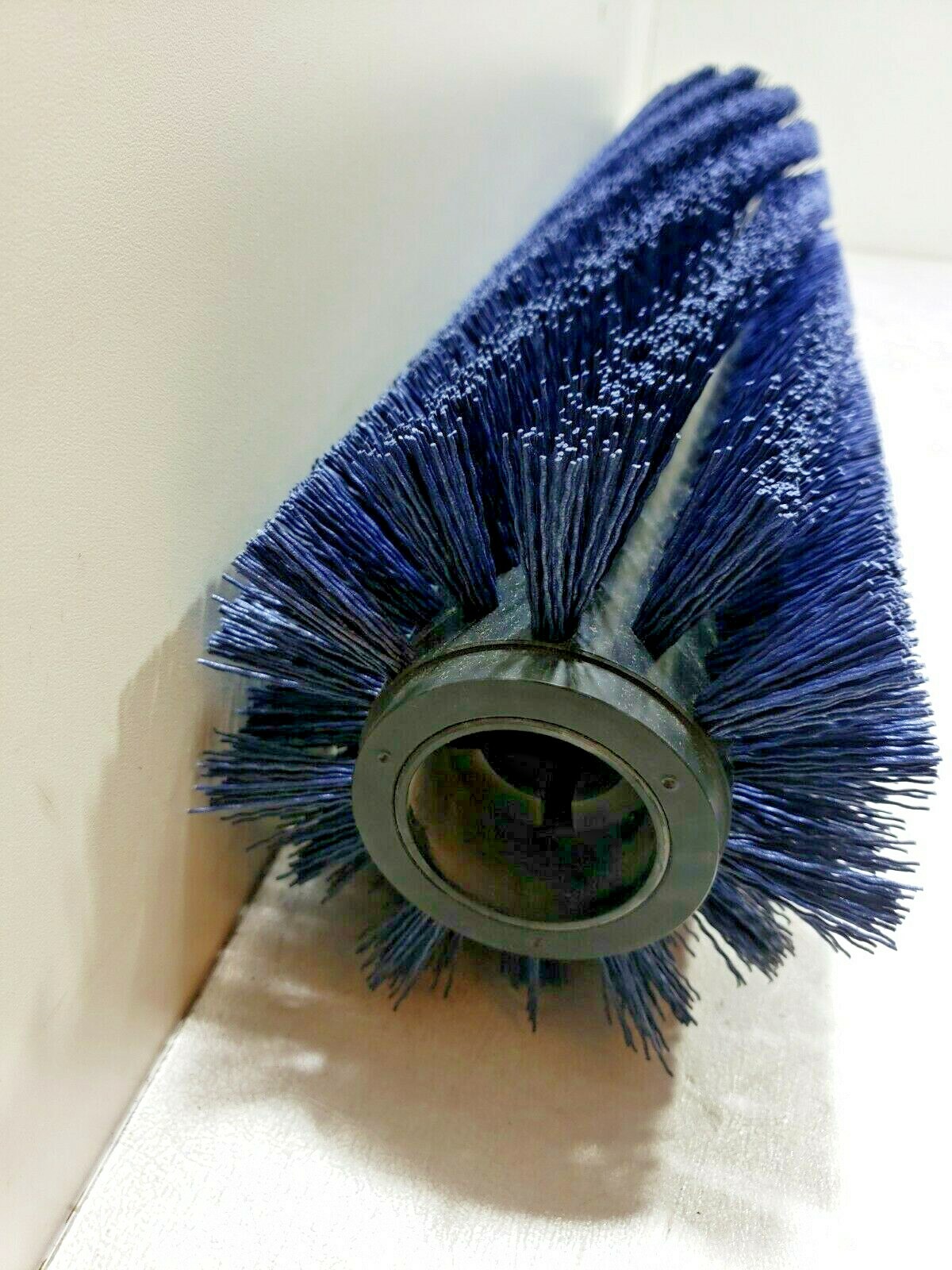 NILFISK 28 INCH 3656412193NK GRIT Brush 180 Grit 28" - Image 3