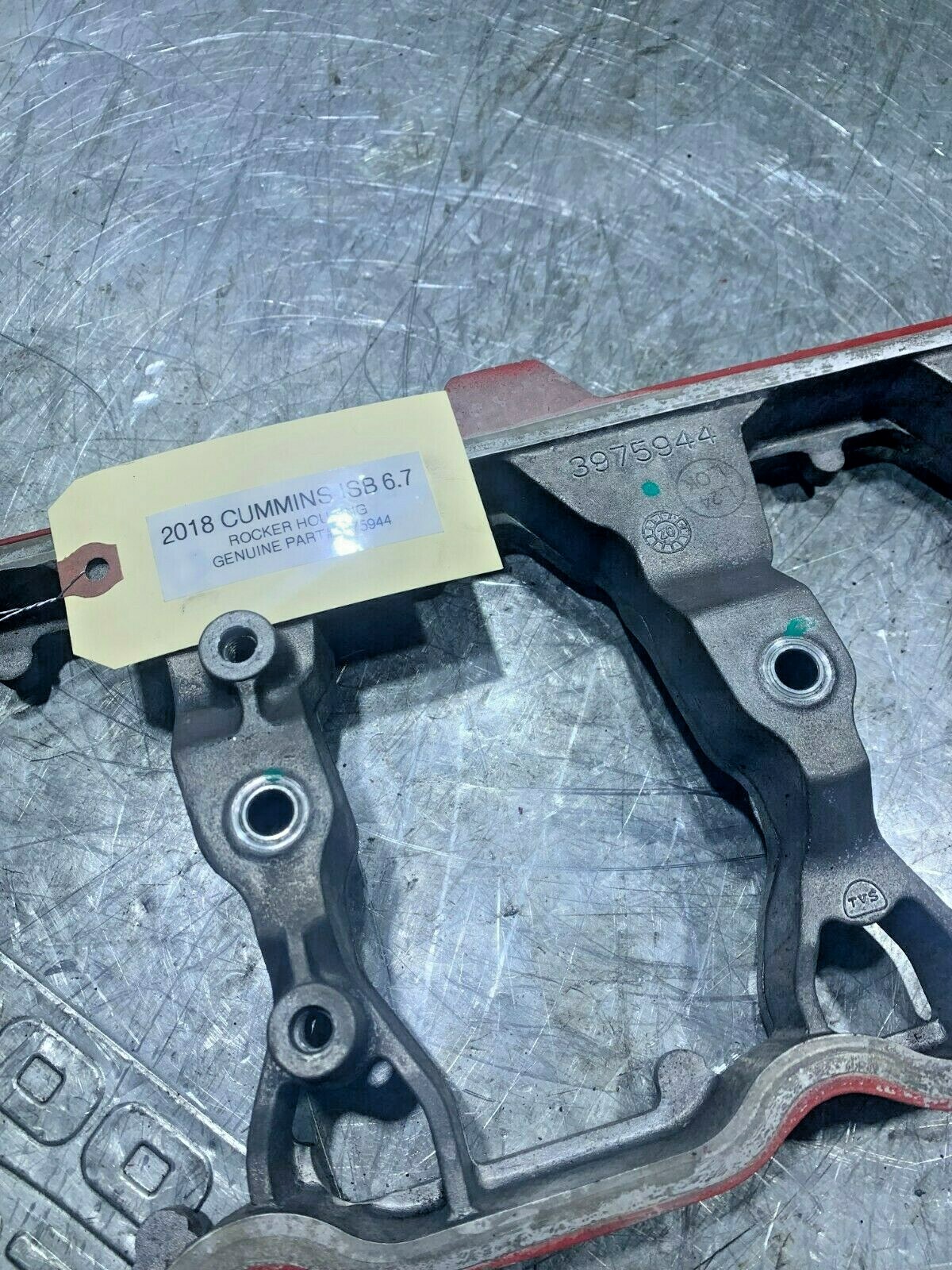Cummins ISB 6.7 Valve Cover Rocker Housing 3975944 OEM - Image 2