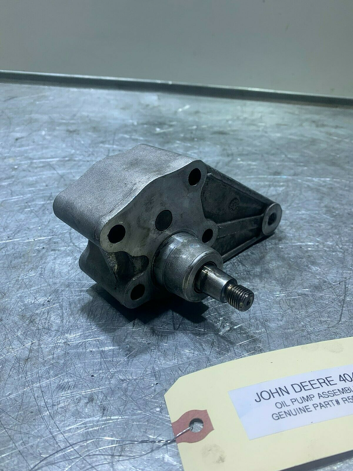 GENUINE John Deere 4045 DIESEL ENGINE Oil Pump ASSEMBLY R502687 OEM - Image 4