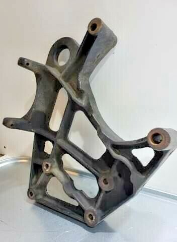 International / Navistar VT365 Alternator Bracket 1840439C2 OEM - Image 4