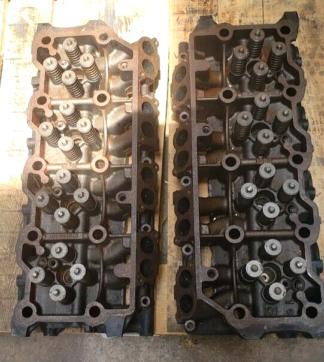Ford International 1855613C1 Navistar VT365 Powerstroke 6.0 Cylinder Head Set