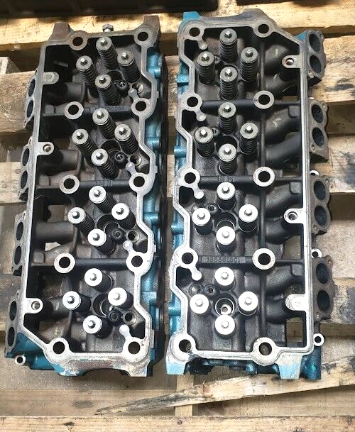 Ford International 1843080C1 Navistar VT365 6.0 Cylinder Head Set - Image 2