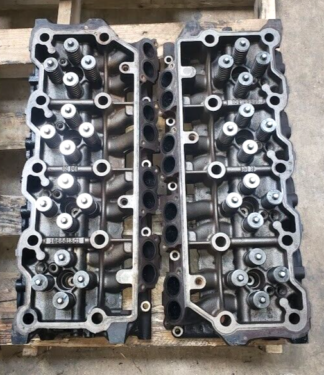 Ford International 1855613C1 Navistar VT365 6.0 Cylinder Head Set