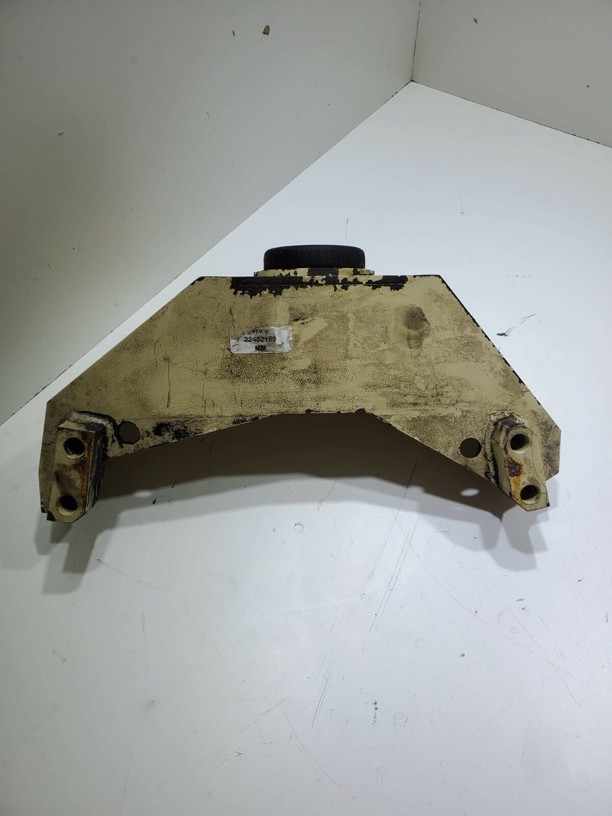 Detroit Diesel Front Engine Support Mount 22452155 OEM - Image 5