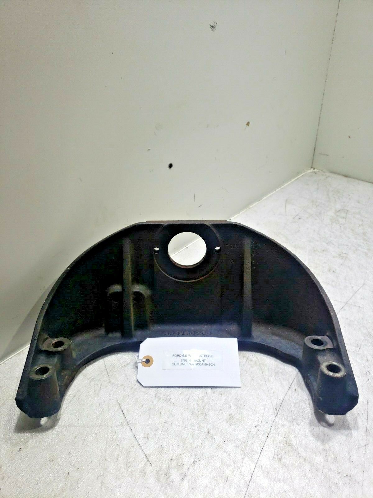 Front Mount Bracket International 3541642C4 OEM - Image 4