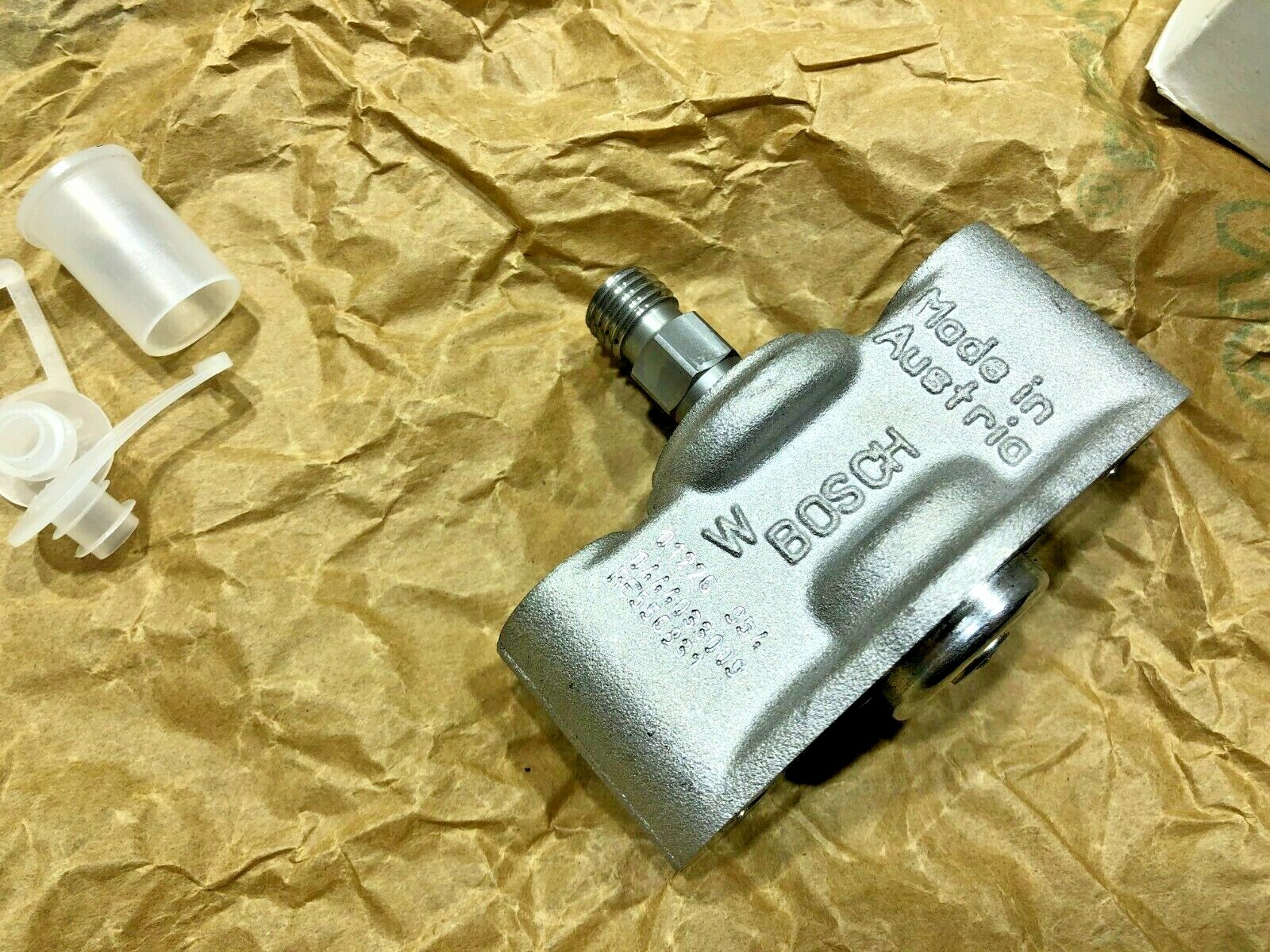 Bosch John Deere Injector Unit RE556831 OEM - Image 3