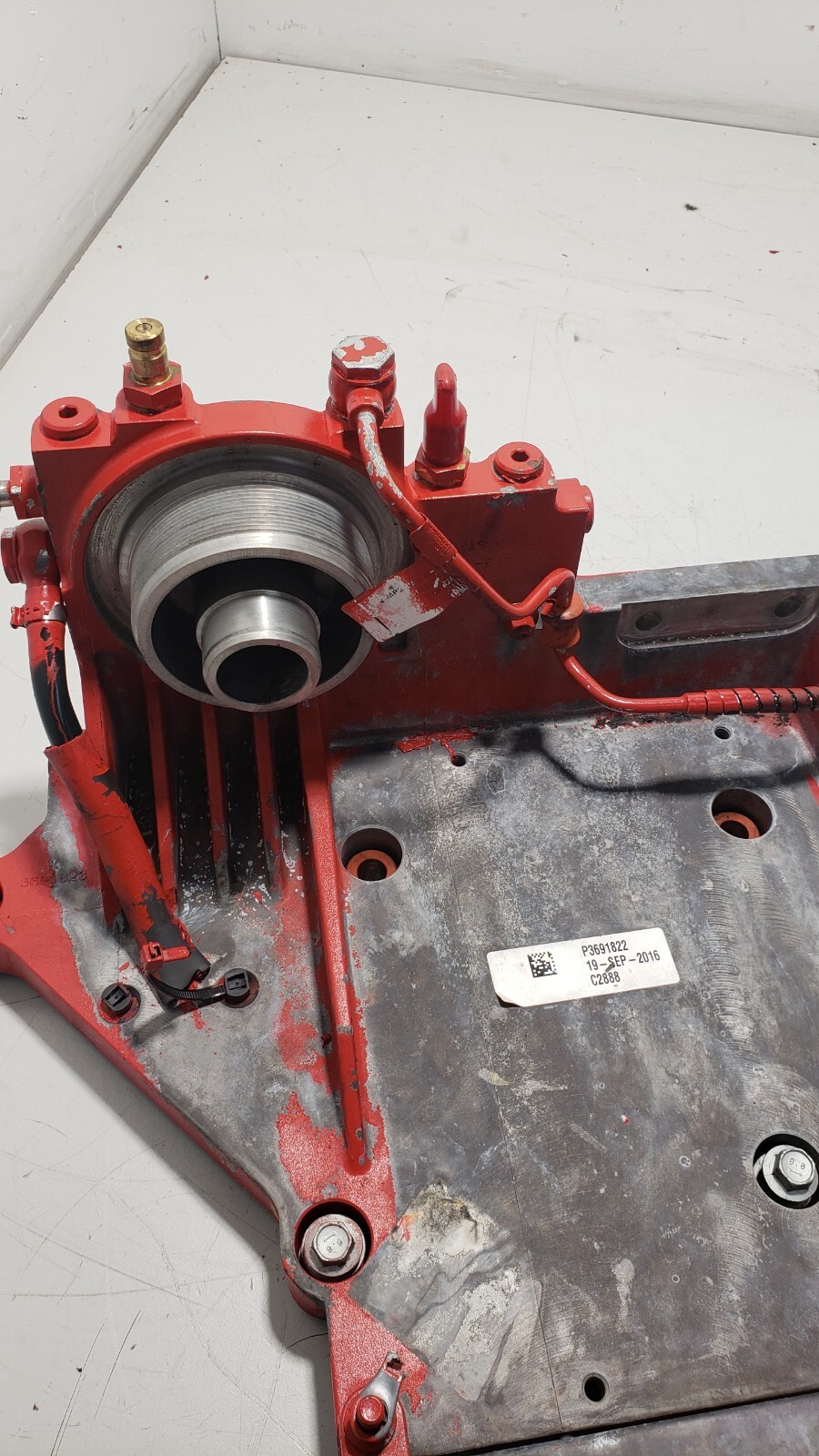 Cummins 3691822 3689229 ISX QSX 15 Fuel Filter Head Transfer Support Bracket OEM - Image 2