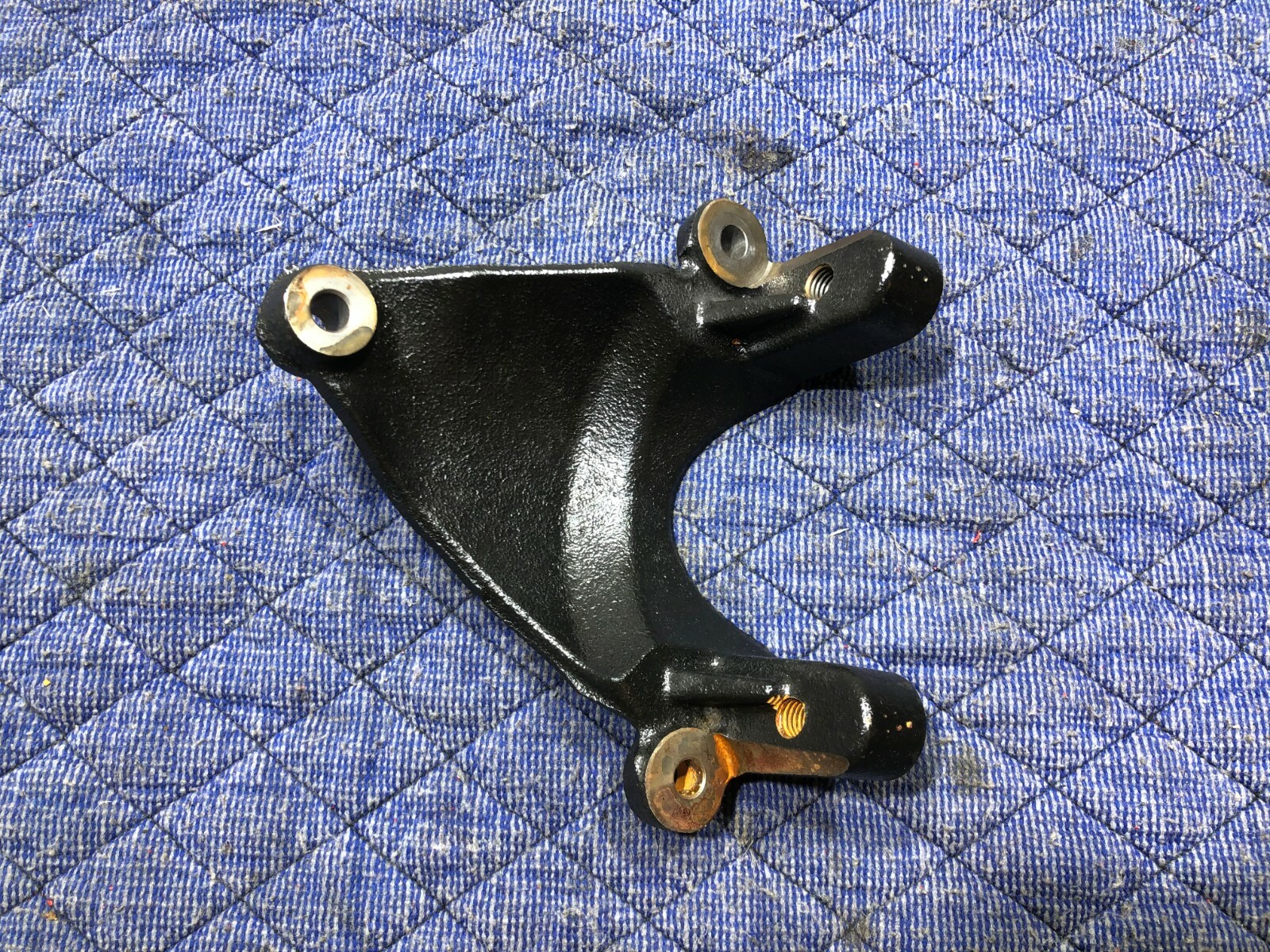 Cummins ISV 5.0 HYDRAULIC PUMP SUPPORT BRACKET 4335502 OEM - Image 3