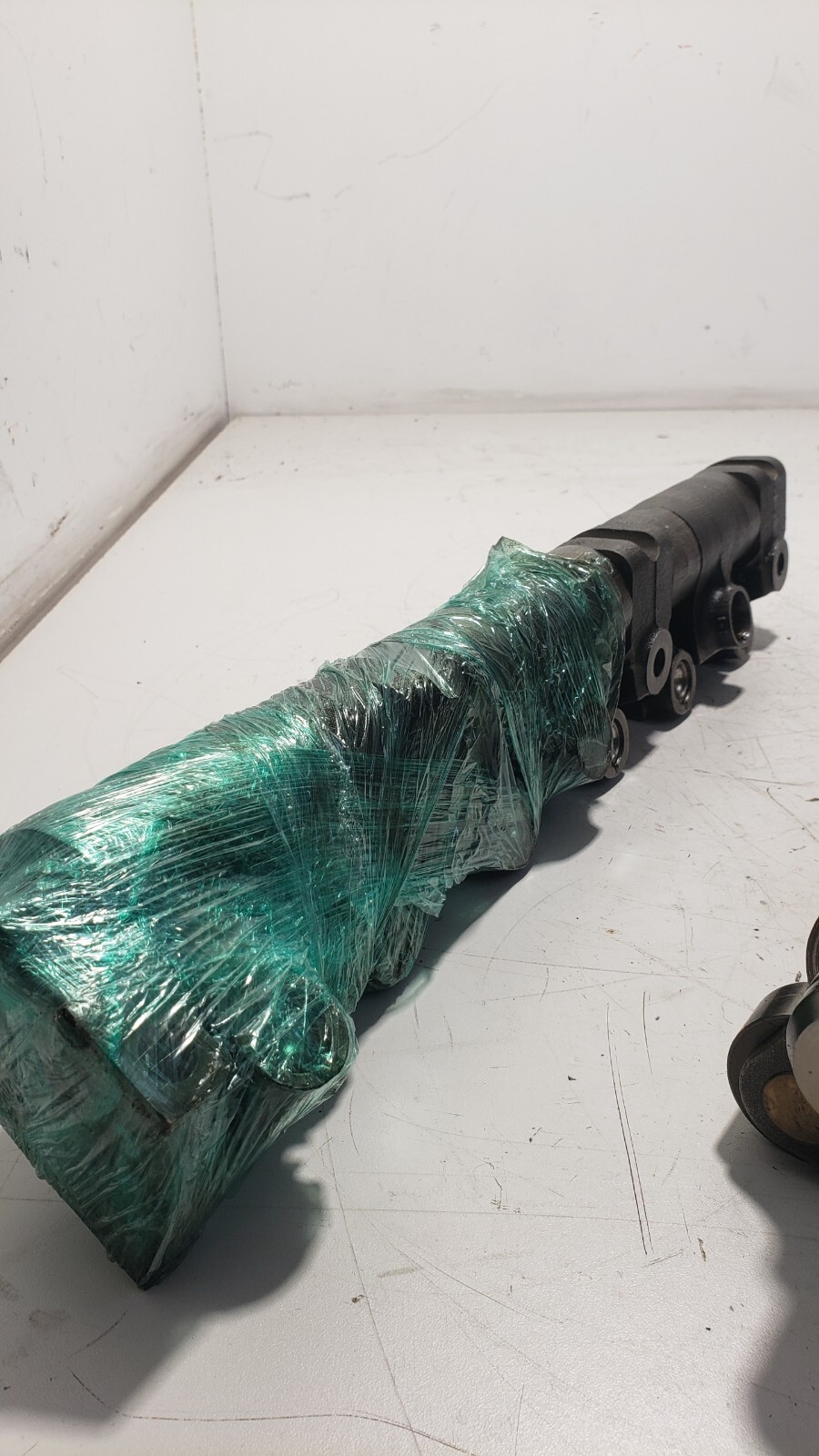 Cummins 3821160 ISM11 Camshaft Followers Assembly OEM - Image 3